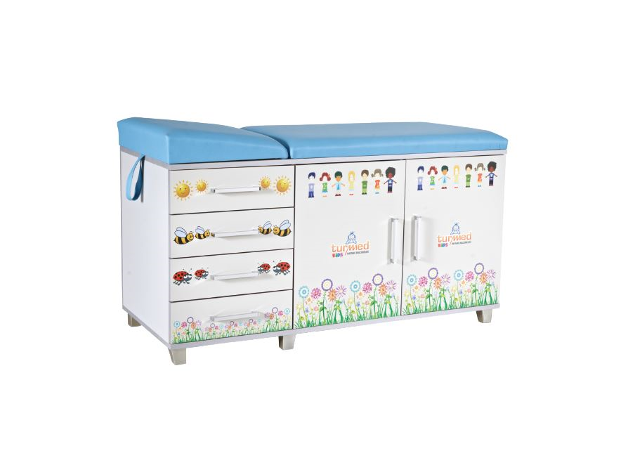 PEDIATRIC EXAMINATION TABLE (WOODEN)